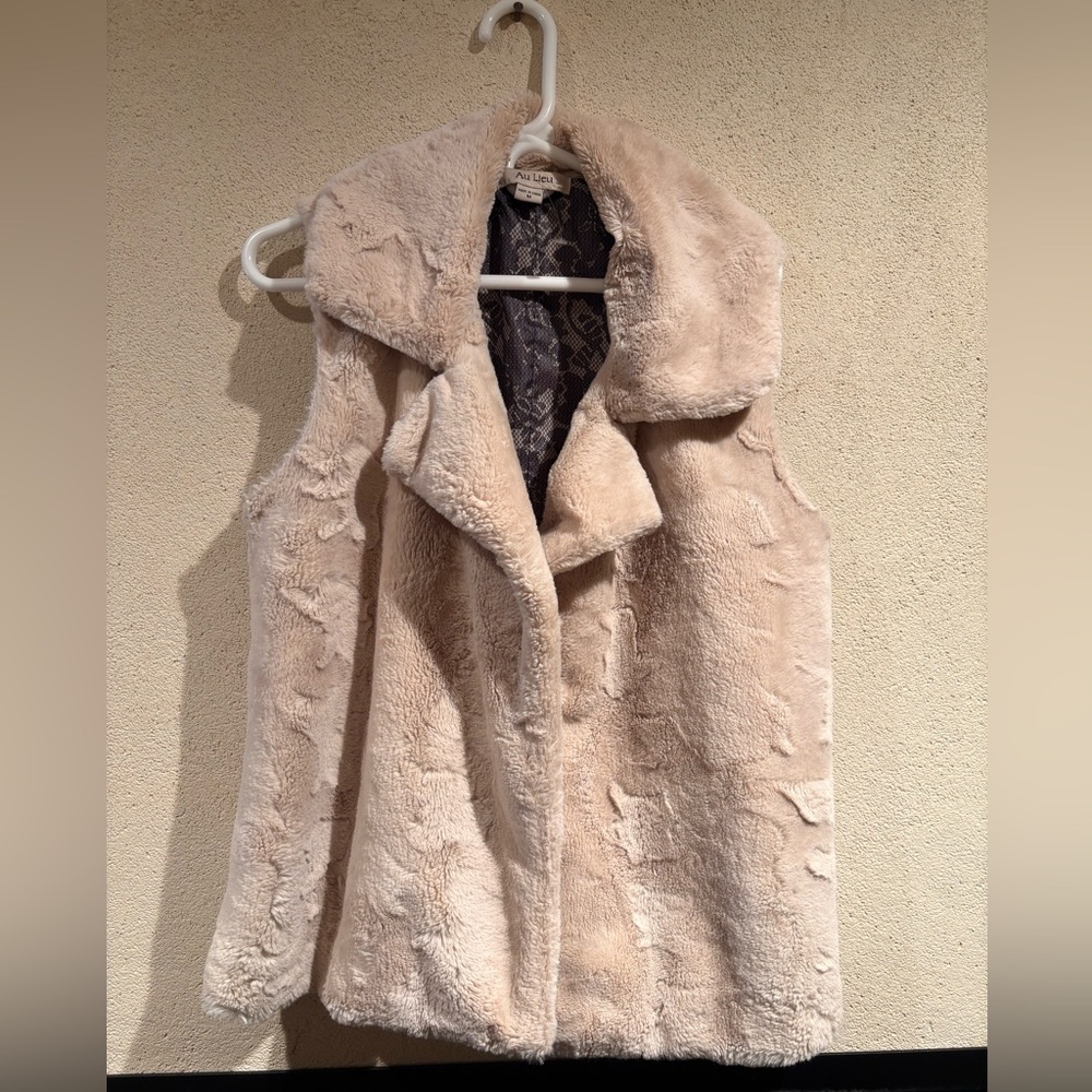 Elegant Beige Faux Fur Vest